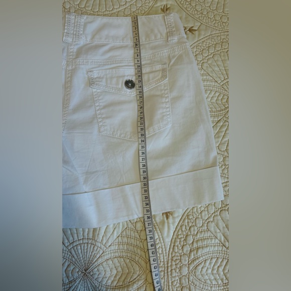White House Black Market Mid-Rise Pret-A-Play Shorts , new without tag. - Picture 8 of 8